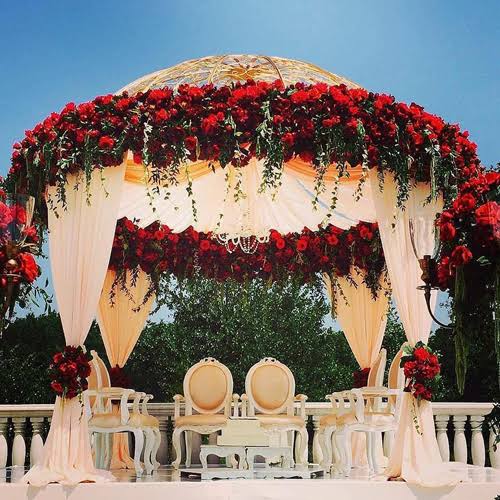 Dreamy Flowery Red Destiny Decoration
